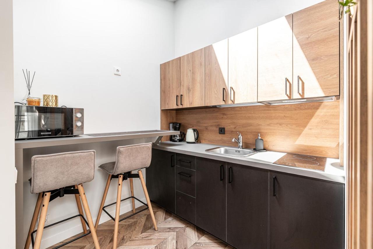 Sun Lighted Cathedral Square Studio Apartment วิลนีอุส ภายนอก รูปภาพ
