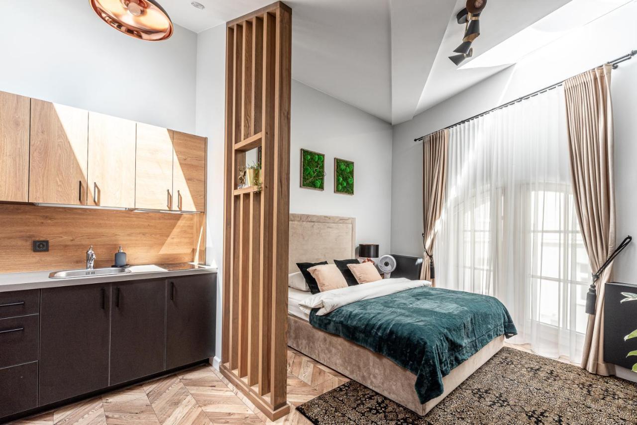 Sun Lighted Cathedral Square Studio Apartment วิลนีอุส ภายนอก รูปภาพ