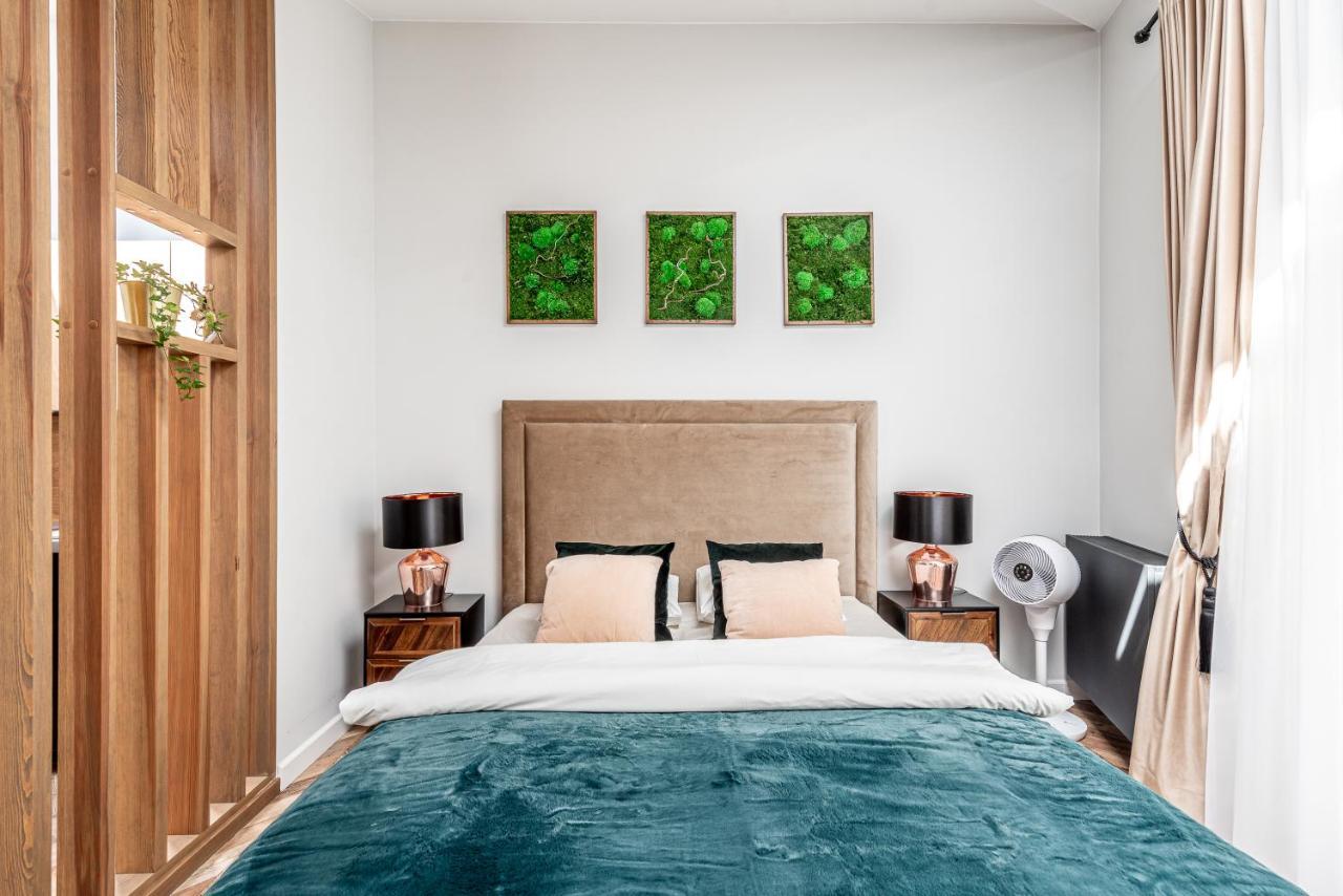 Sun Lighted Cathedral Square Studio Apartment วิลนีอุส ภายนอก รูปภาพ