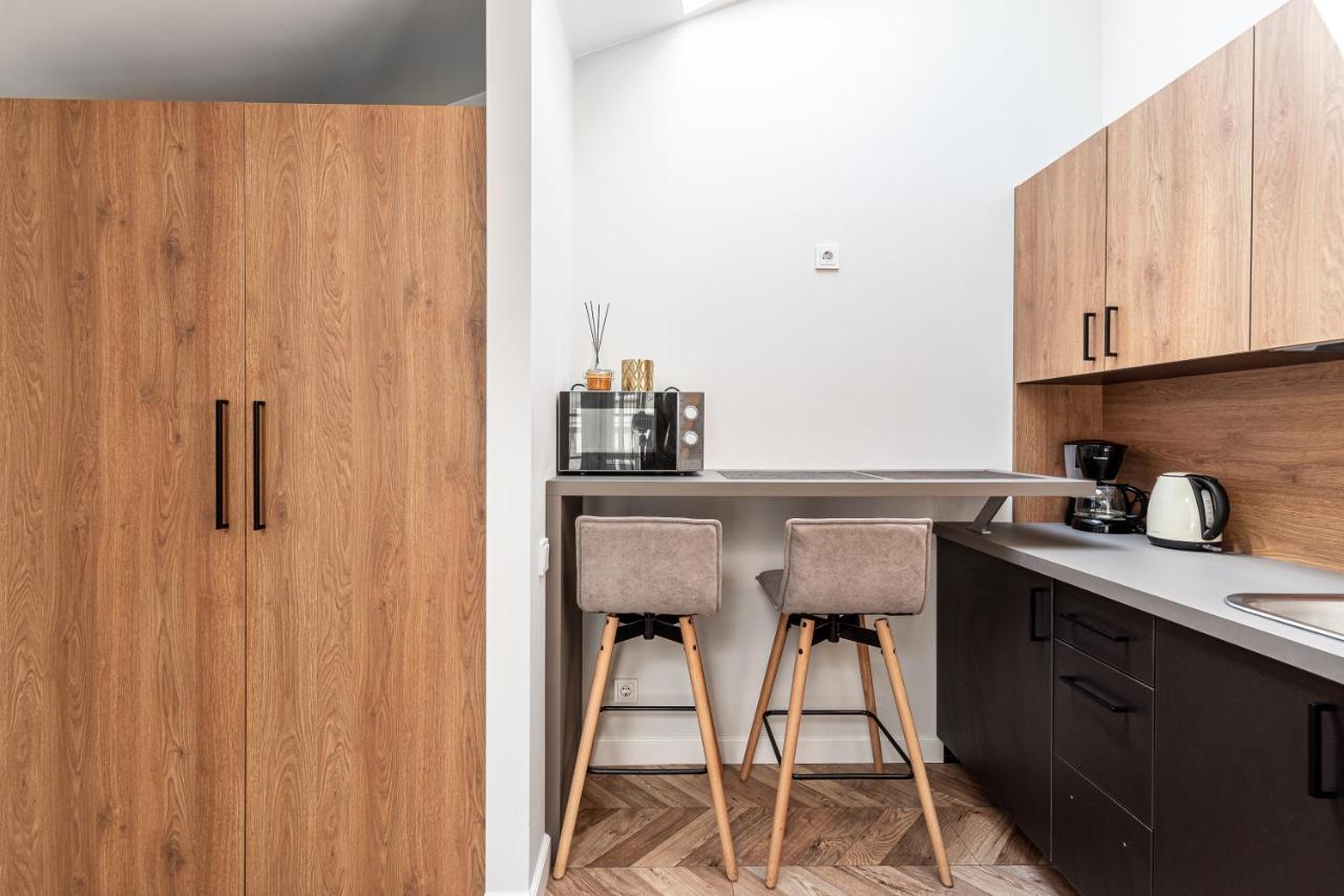 Sun Lighted Cathedral Square Studio Apartment วิลนีอุส ภายนอก รูปภาพ