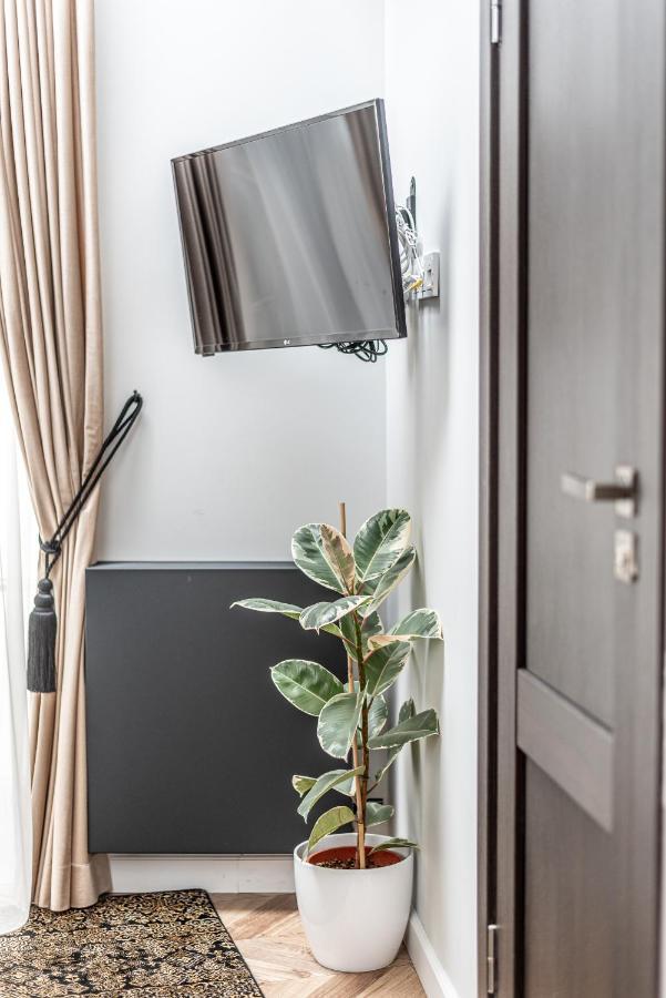 Sun Lighted Cathedral Square Studio Apartment วิลนีอุส ภายนอก รูปภาพ