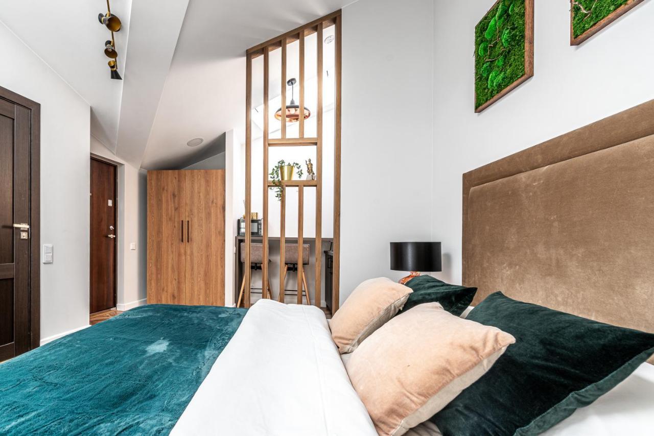 Sun Lighted Cathedral Square Studio Apartment วิลนีอุส ภายนอก รูปภาพ